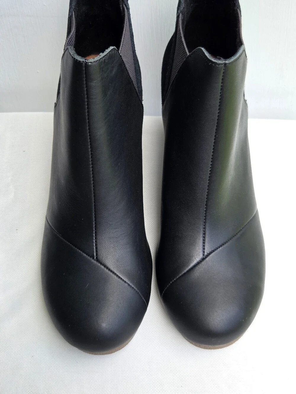 Toms nwot women